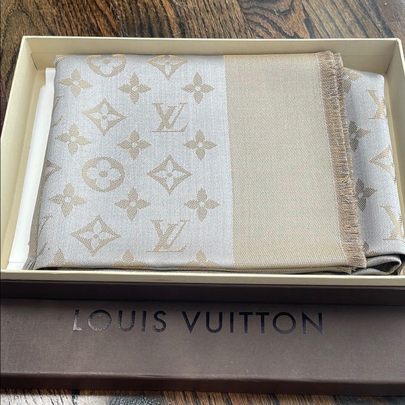 Louis Vuitton Gold and Grey Scarf - Picture 1 of 7